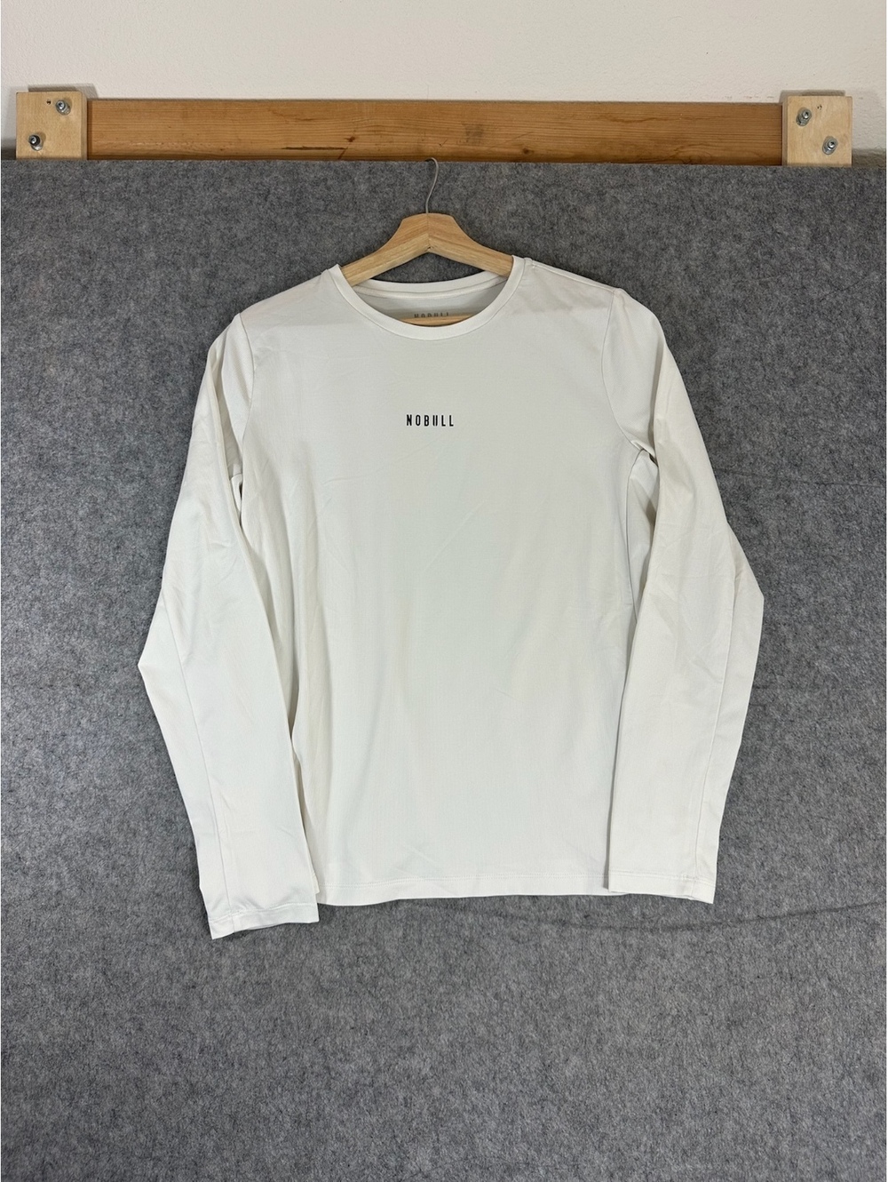 NOBULL white long sleeve top womens Large
